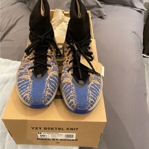 Adidas YZY BSKTBL Knit in Blue and Tan